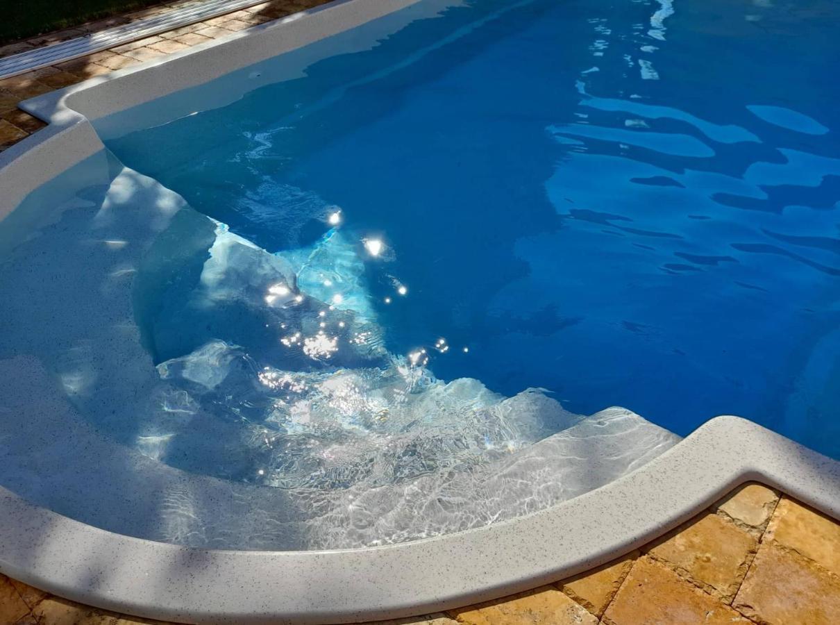 Vinosady Canadian Style House With 3D Effect Pool المظهر الخارجي الصورة