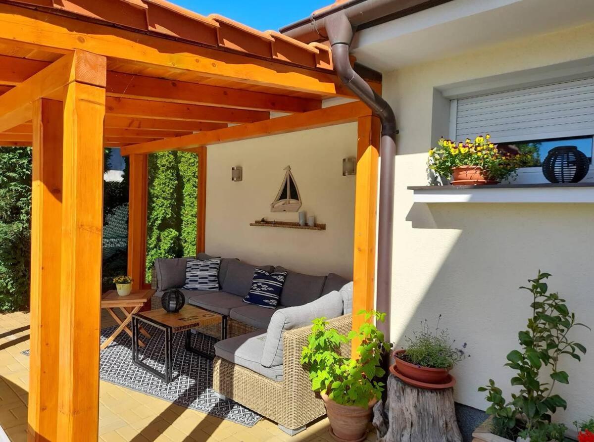 Vinosady Canadian Style House With 3D Effect Pool المظهر الخارجي الصورة